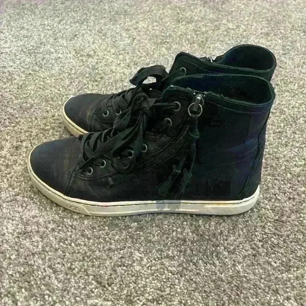 Ugg High Top Sneakers Size 8 Black And White